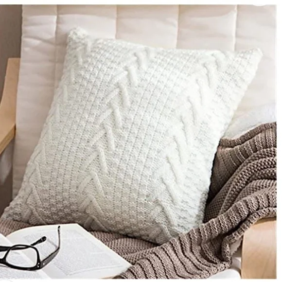 Classic White Textured Chic Fall/Winter Trendy Cute Accent Pillow for Bed/Sofa - Picture 1 of 12